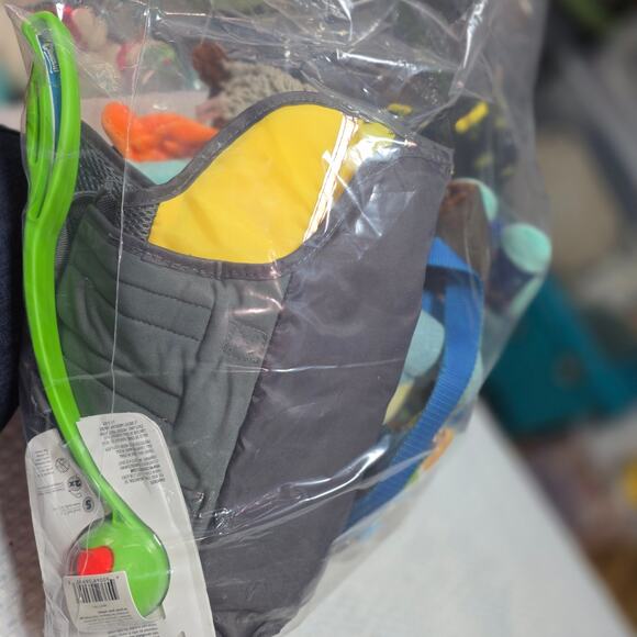 MISCELLANEOUS BAG FULL OF UNUSED DOG TOYS ALL FOR ONE - Picture 3 of 6